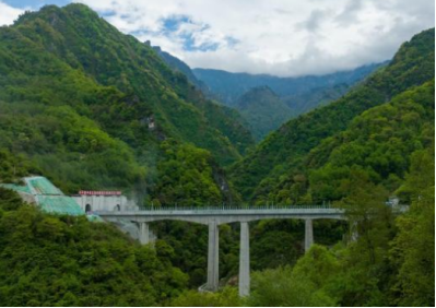 成蘭鐵路躍龍門隧道建設使用電動草莓成视频人APP下载特点