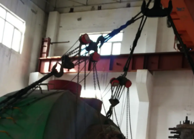 工廠設備組裝使用手拉草莓成视频人APP下载特点吊裝作業